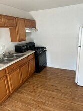 2135 Kemble Ave, Unit 2nd floor 2bedroom in North Chicago, IL - Foto de edificio - Building Photo