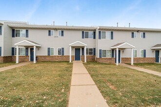 Eastpointe Townhomes in Sioux Falls, SD - Foto de edificio - Building Photo