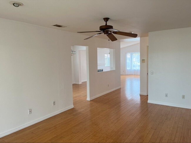 13985 Ivy Ave in Fontana, CA - Building Photo - Building Photo