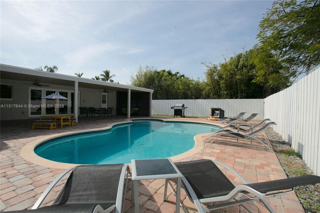 1301 Rodman St in Hollywood, FL - Building Photo - Building Photo