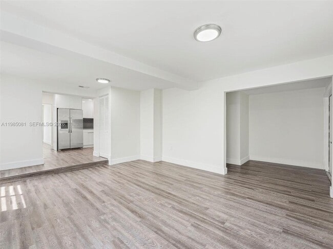 3031 SW 64th Ave in Miami, FL - Building Photo - Building Photo