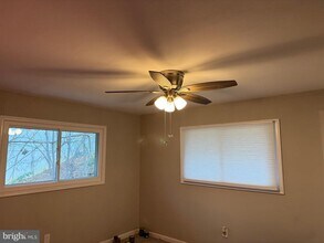 933 Golden W Way in Lusby, MD - Building Photo - Building Photo