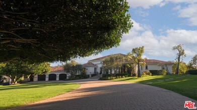 6110 Merritt Dr in Malibu, CA - Building Photo - Building Photo