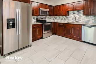 6835 Candlewood Dr S in Jacksonville, FL - Building Photo - Building Photo