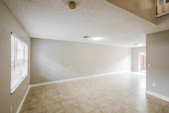40 NW 110th Ave in Plantation, FL - Building Photo - Building Photo