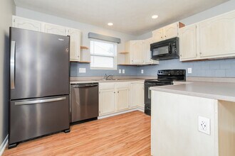 345 Forge Dr in Lebanon, OH - Foto de edificio - Building Photo