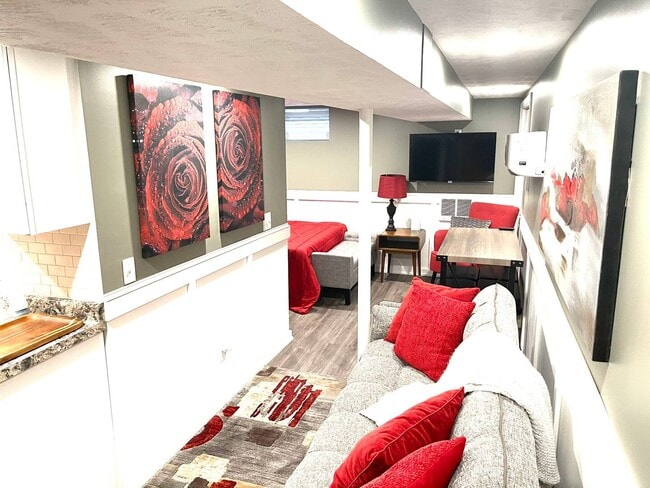 627 N 41st St, Unit 1