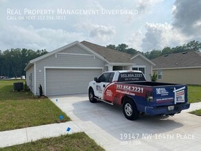 19147 NW 164th Pl in High Springs, FL - Building Photo - Building Photo