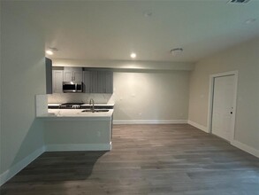 5718 Harbrook Dr in Houston, TX - Building Photo - Building Photo