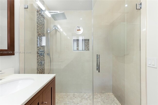 10137 Costa del Sol Blvd in Doral, FL - Building Photo - Building Photo