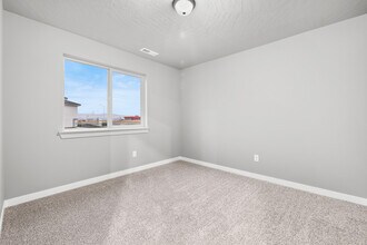 3002 Helena St in Pasco, WA - Building Photo - Building Photo