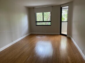 141 Crandon Blvd in Key Biscayne, FL - Building Photo - Building Photo