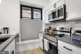 1415 Locust St in Philadelphia, PA - Building Photo - Building Photo