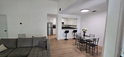 448 Deerwood St, Unit 8F in Columbia, SC - Building Photo - Building Photo