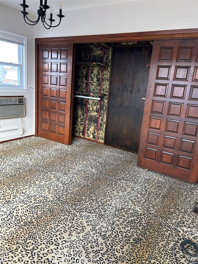 property at 125 W Hoffman Ave