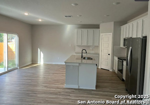 5935 W Hausman Rd in San Antonio, TX - Foto de edificio