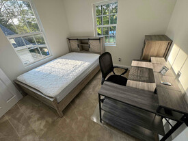 2210 Pansy St NW in Atlanta, GA - Building Photo