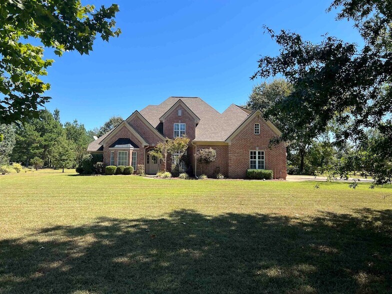 850 Cold Creek Cove in Collierville, TN - Foto de edificio