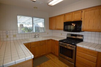 5721 W Tempe Ave in Visalia, CA - Building Photo - Building Photo