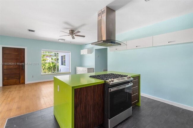 1600 NE 110th Terrace in Miami, FL - Building Photo - Building Photo
