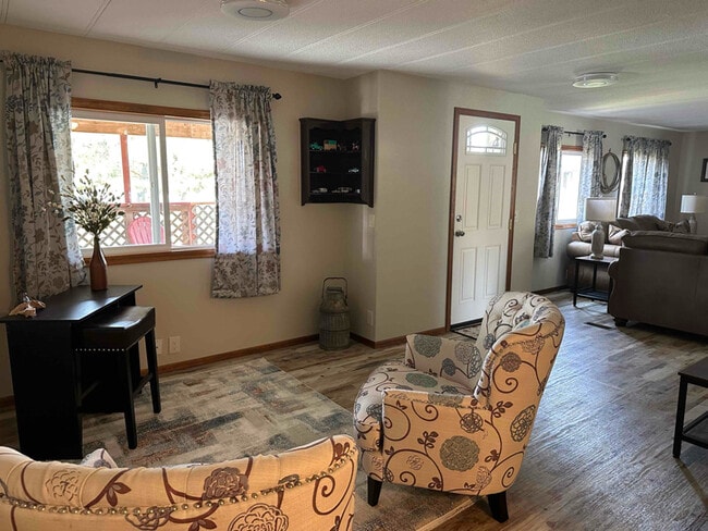 property at 712 SE Railroad Ave