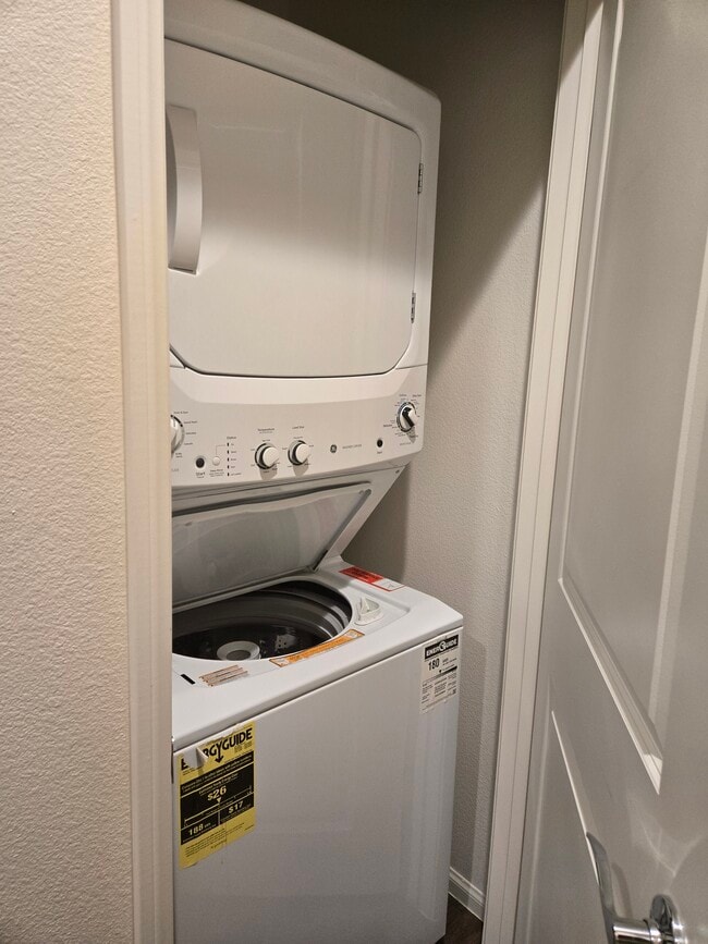 29902 Western Front Dr, Unit Casitas in Menifee, CA - Foto de edificio - Building Photo