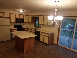 2220 Skylark Dr in Appleton, WI - Building Photo - Building Photo
