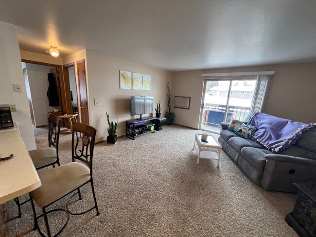 110 W 11th St, Unit 3 in Kaukauna, WI - Building Photo - Building Photo