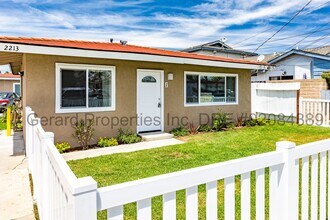 2213 Florida St in Huntington Beach, CA - Building Photo - Building Photo