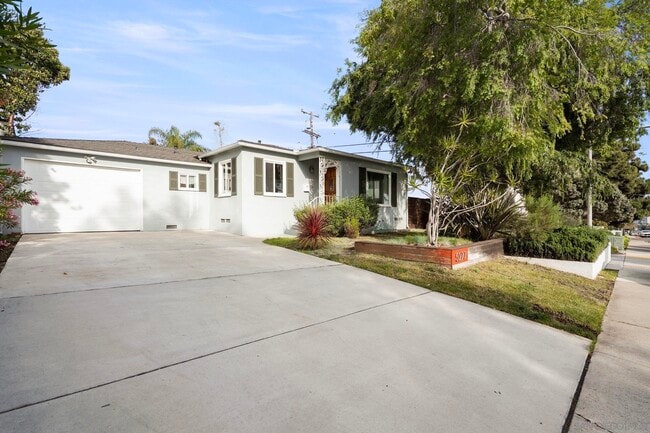 property at 5277 Cass St