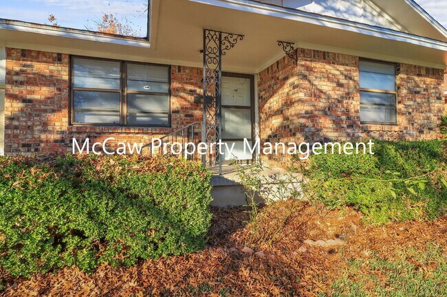 709 Sequoia Dr in Lancaster, TX - Building Photo - Building Photo
