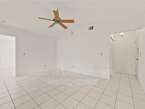 10578 Quincy Ct in Lehigh Acres, FL - Foto de edificio - Building Photo