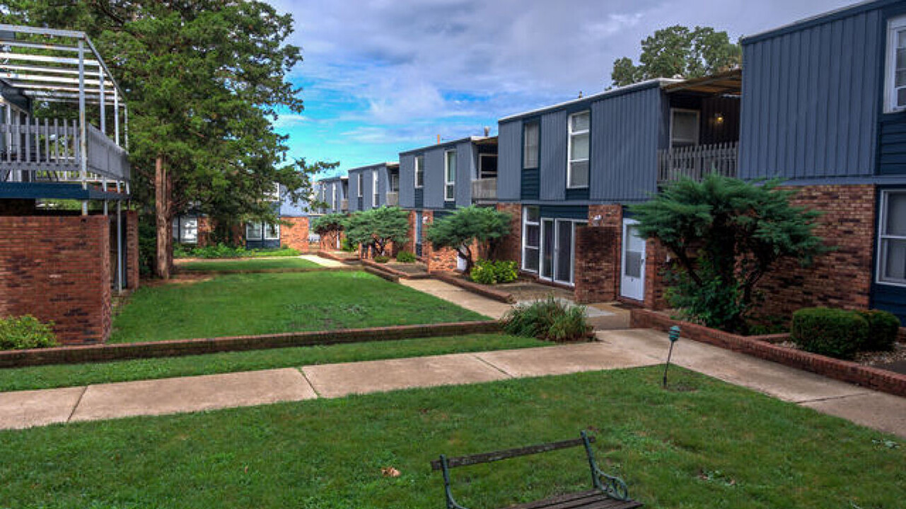 508 S Mattis Ave in Champaign, IL - Foto de edificio