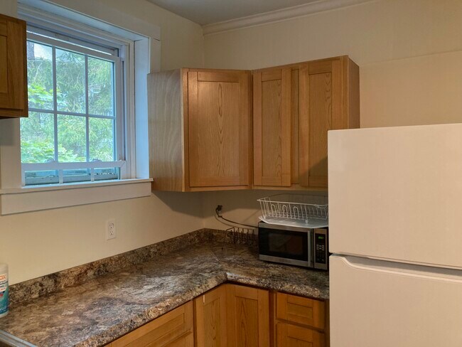 40 High St, Unit 1st Fl in Amherst, MA - Building Photo - Building Photo