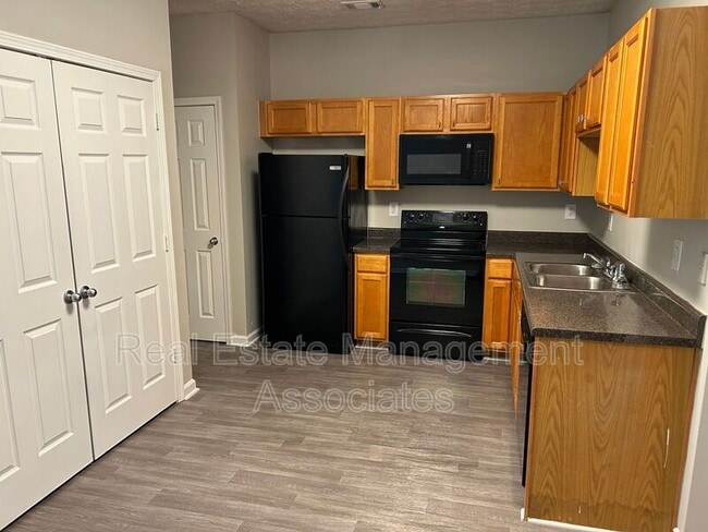 1768 Carrington Dr in Griffin, GA - Foto de edificio - Building Photo
