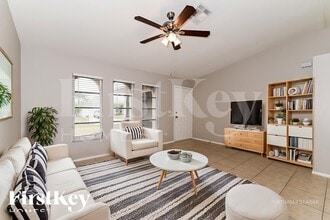 143 SE 20th St in Cape Coral, FL - Foto de edificio - Building Photo