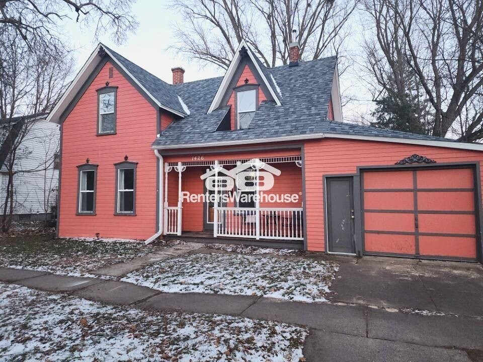 1426 Douglas St in Menomonie, WI - Building Photo