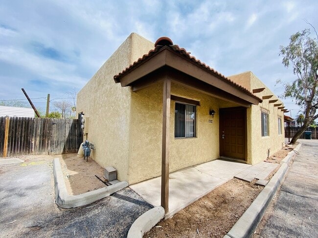 property at 3324 E Water St