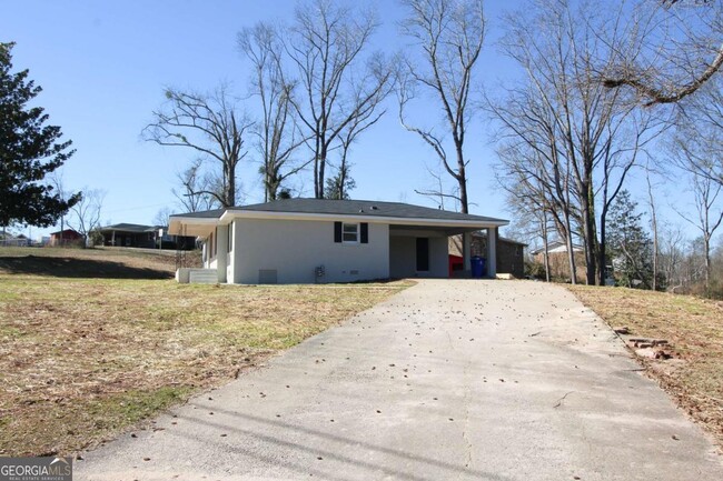 139 Boone Dr in Newnan, GA - Foto de edificio - Building Photo