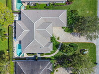 2068 Wightman Dr in Wellington, FL - Foto de edificio - Building Photo