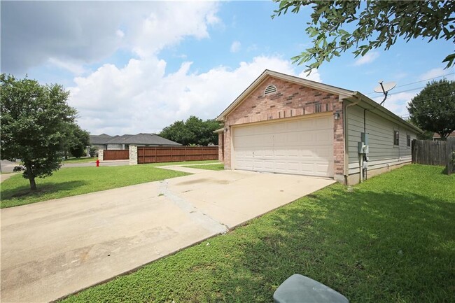 1153 Apollo Cir in Round Rock, TX - Building Photo - Building Photo