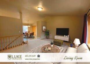 2104 S Cambridge Ave in Sioux Falls, SD - Building Photo - Building Photo