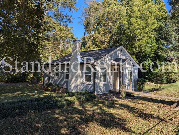2235 Dauphine St in East Point, GA - Building Photo
