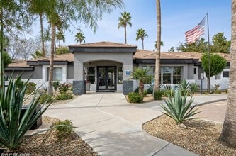 Villas at Mountain Vista Ranch in Surprise, AZ - Foto de edificio - Building Photo
