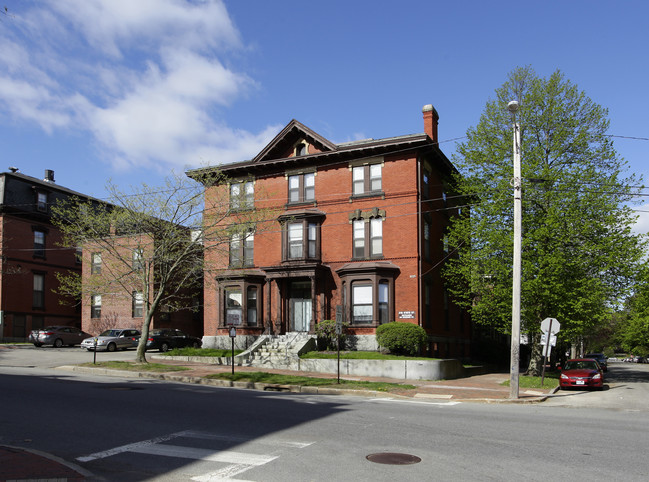 218 State St in Portland, ME - Foto de edificio - Building Photo