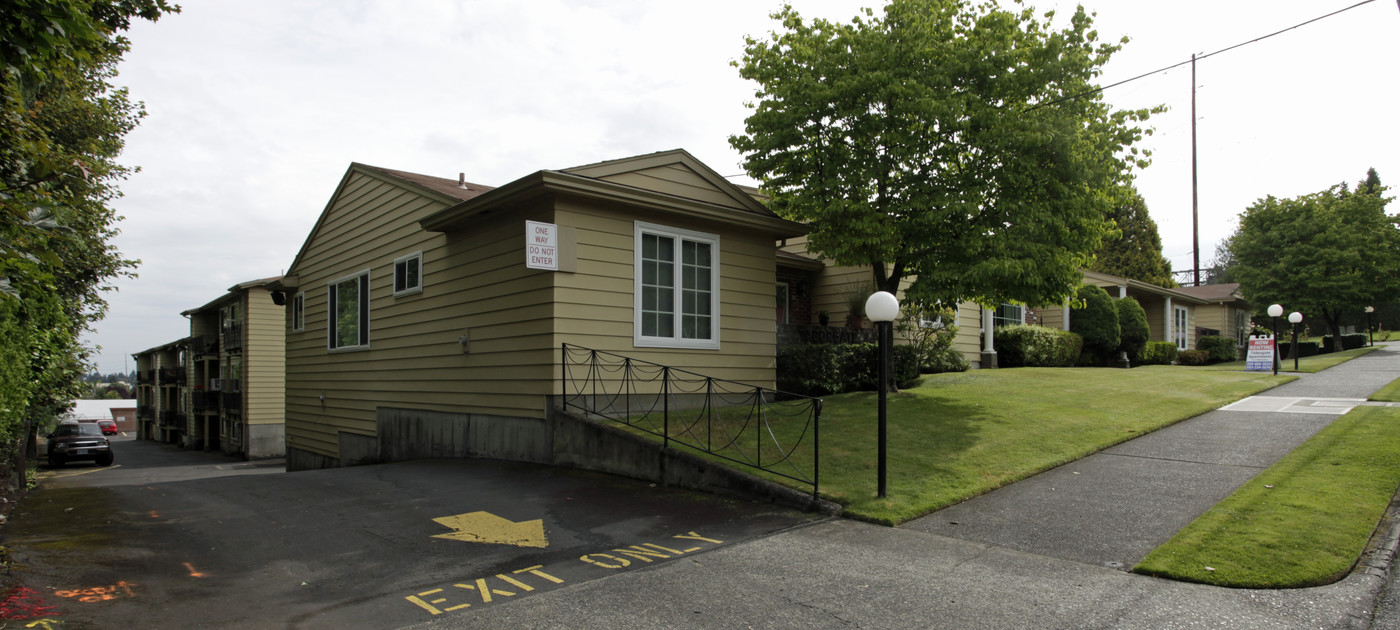 Taborgate Apartments in Portland, OR - Foto de edificio