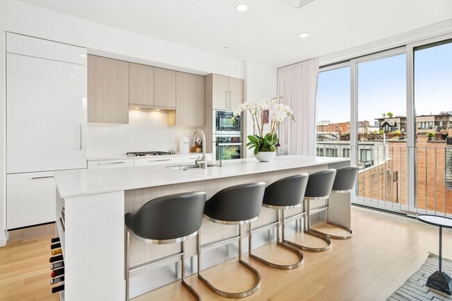 property at 7 E Springfield St