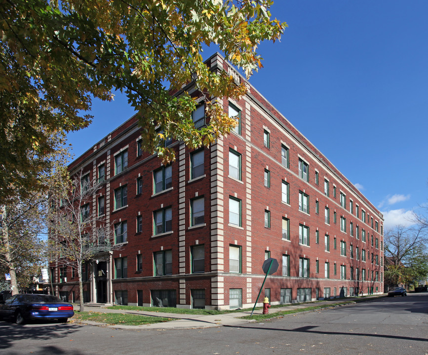 The Broderick Manor Apartments in Detroit, MI - Building Photo