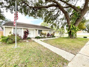 3301 Russett Dr in Tampa, FL - Building Photo - Building Photo
