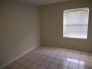 810 Meadowbrook Dr, Unit A in Orange Park, FL - Building Photo - Building Photo